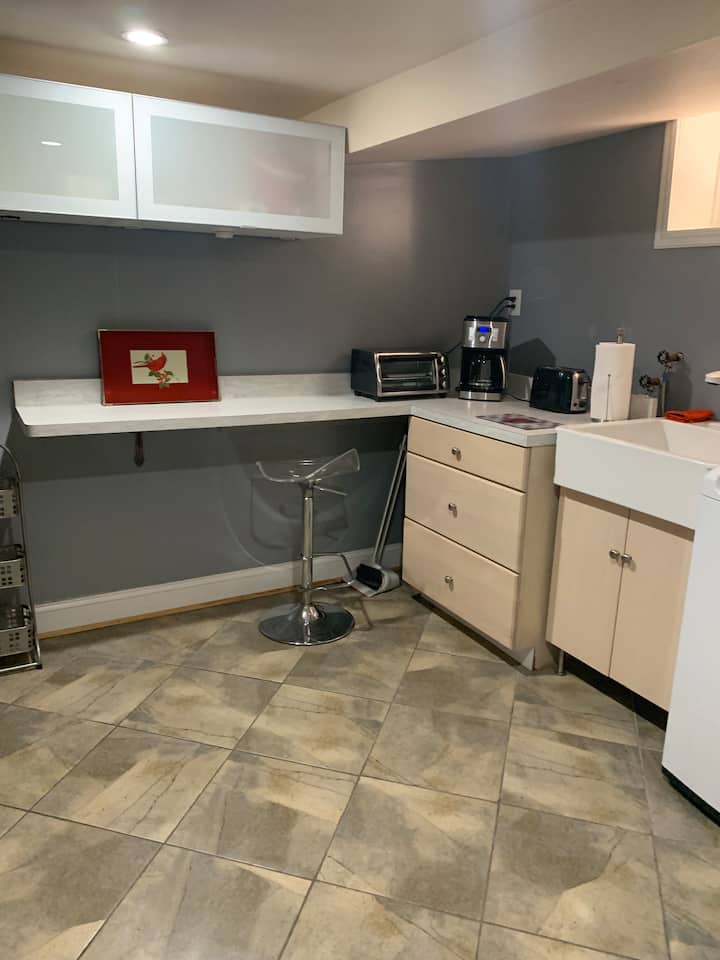 Hidden Gardens in the Heart of Cathedral Heights. Apartments for Rent