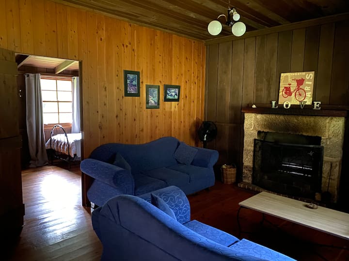 Cosy 2-bedroom Cottage With Indoor Fireplace - Hawkesbury City Council