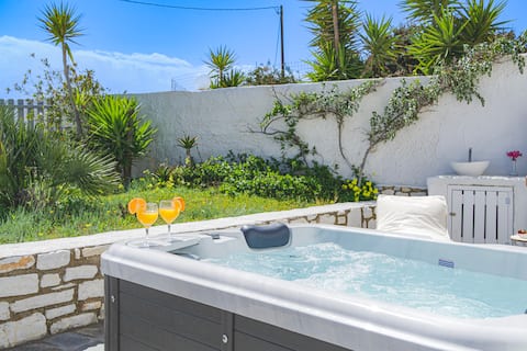 Irini's  B & W  house with Jacuzzi