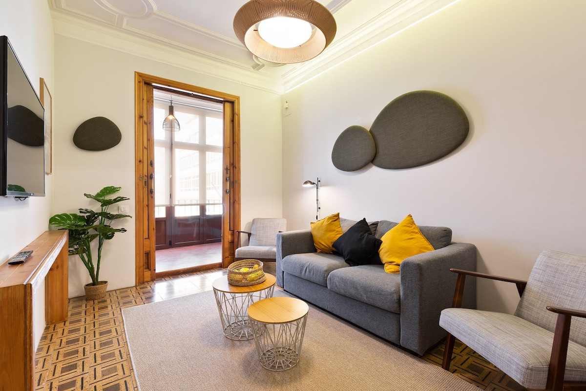 Anuncio de Airbnb popular: Three-Bedrs Apt, 2 Bathr (4 Adults) 12 en Barcelona