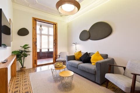 Anuncio de Airbnb popular: Three-Bedrs Apt, 2 Bathr (4 Adults) 12 en Barcelona