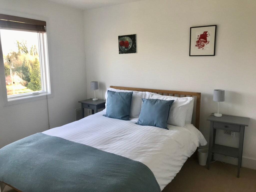 חדר שינה למעלה מס '2 עם מיטת קינג