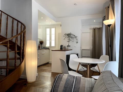 Top Airbnb: Duplex Saint-Honoré in Paris 1er Arrondissement