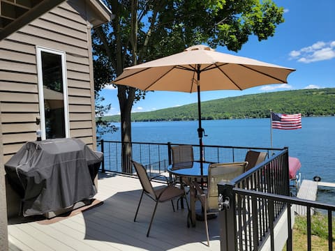 Honeoye Starlight - Beautiful Lakefront Home