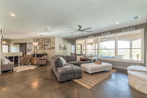 Top performing Airbnb: Heated pool/spa Lake Travis Waterfront & fire pit in Briarcliff