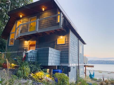Vashon Beach House- KVI Waterfront