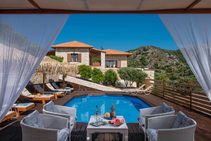 Villa Elisavet – beautiful house + amazing views!