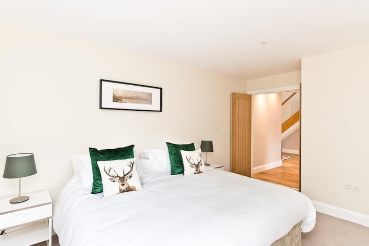 Dhoma e gjumit 2 Kati përdhes- Super King me madhësi dopio ose dyshe