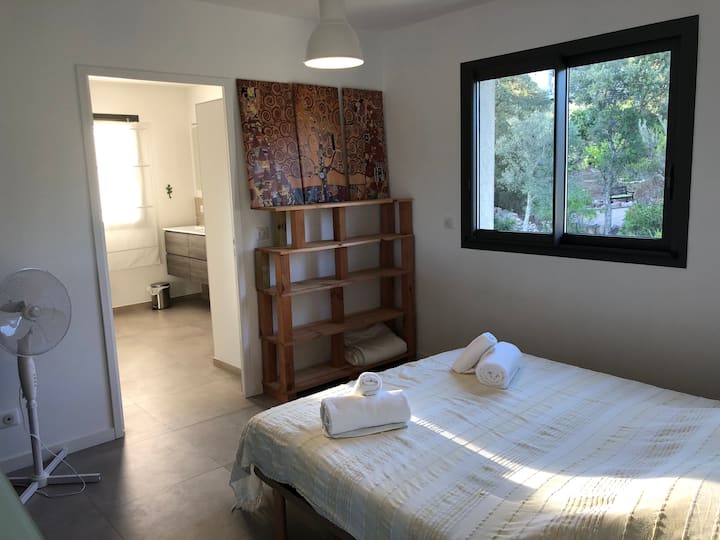 Chambre 4, lit 140