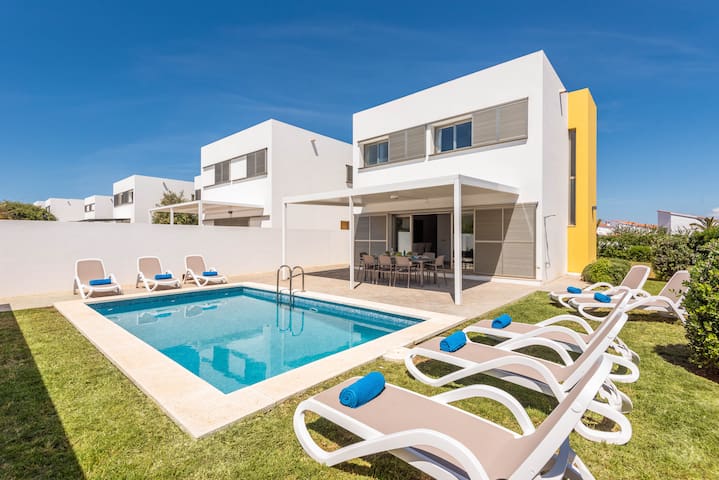 Innova Menorca Serveis managed Airbnb listing 3