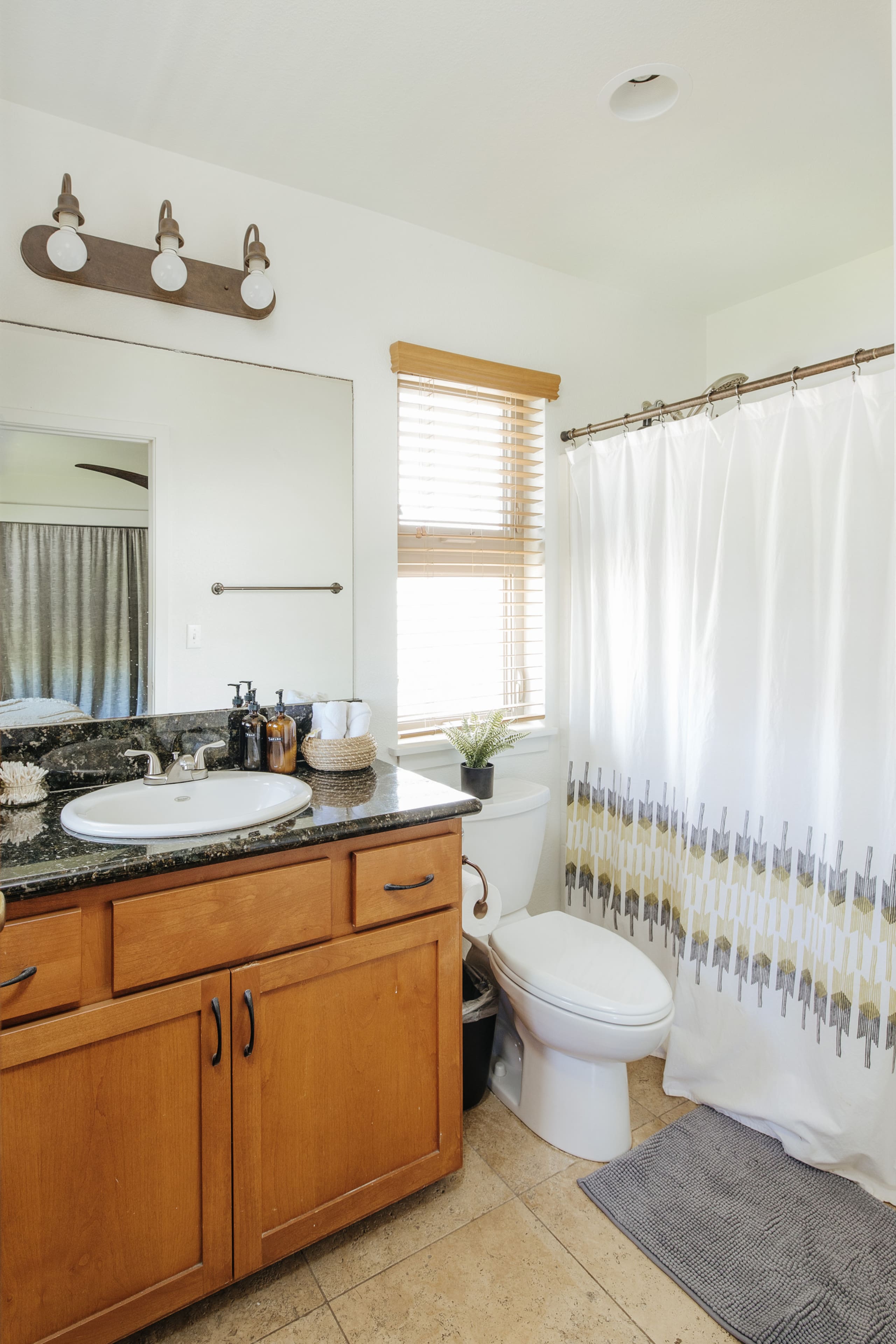 Home in Kailua-Kona · ★4.9 · 3 bedrooms · 4 beds · 2.5 private baths - Image 46