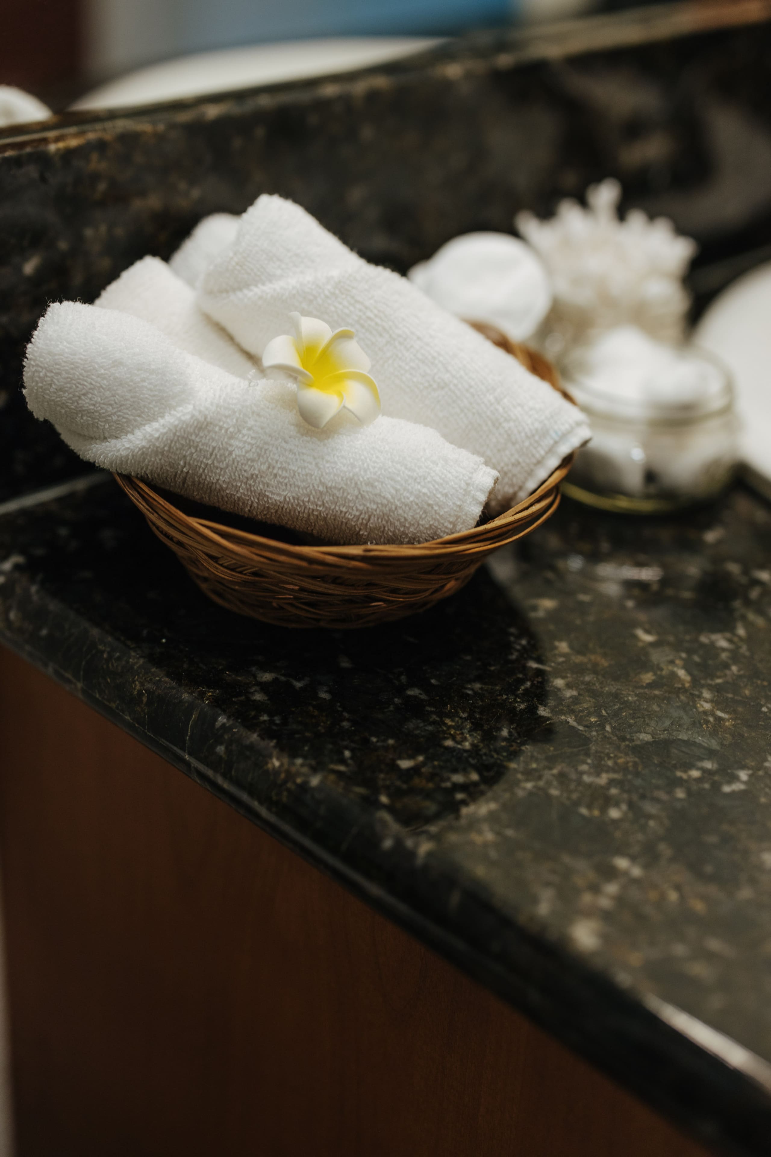 Home in Kailua-Kona · ★4.9 · 3 bedrooms · 4 beds · 2.5 private baths - Image 48