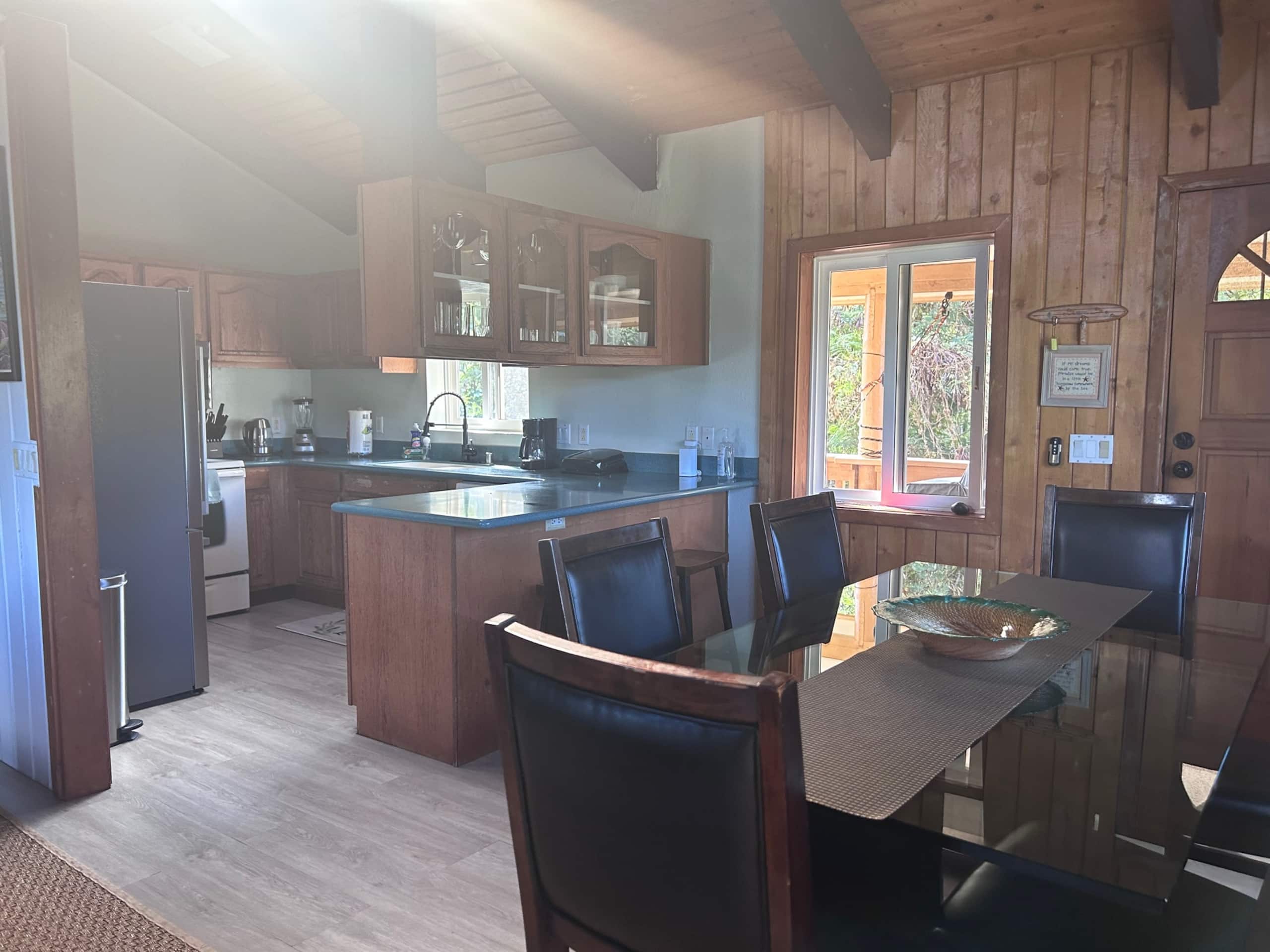 Home in Haleiwa · ★4.67 · 4 bedrooms · 5 beds · 2 private baths - Image 4