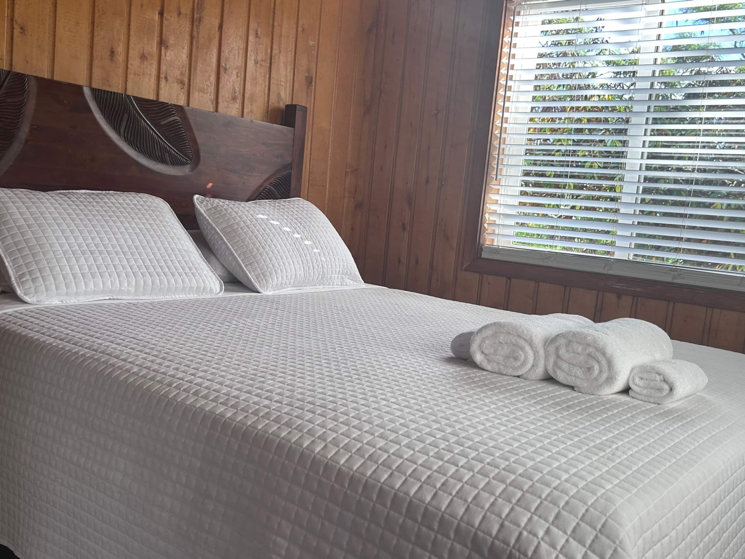 Home in Haleiwa · ★4.67 · 4 bedrooms · 5 beds · 2 private baths - Image 7