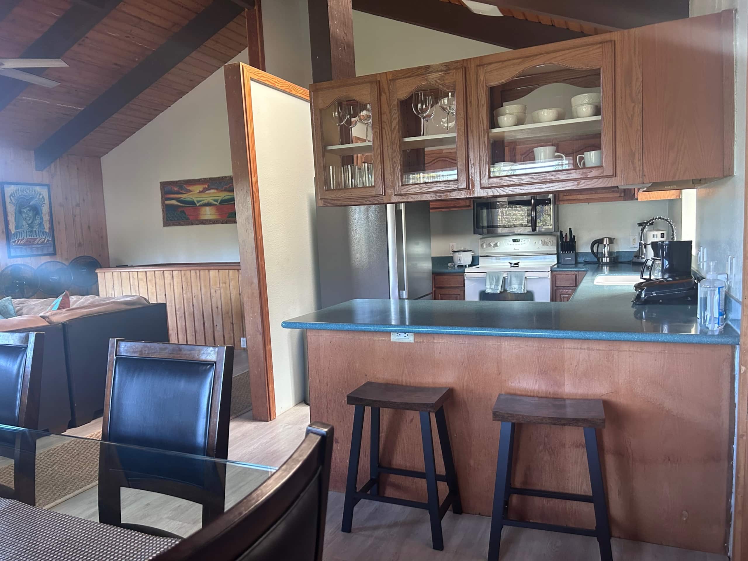 Home in Haleiwa · ★4.67 · 4 bedrooms · 5 beds · 2 private baths - Image 3