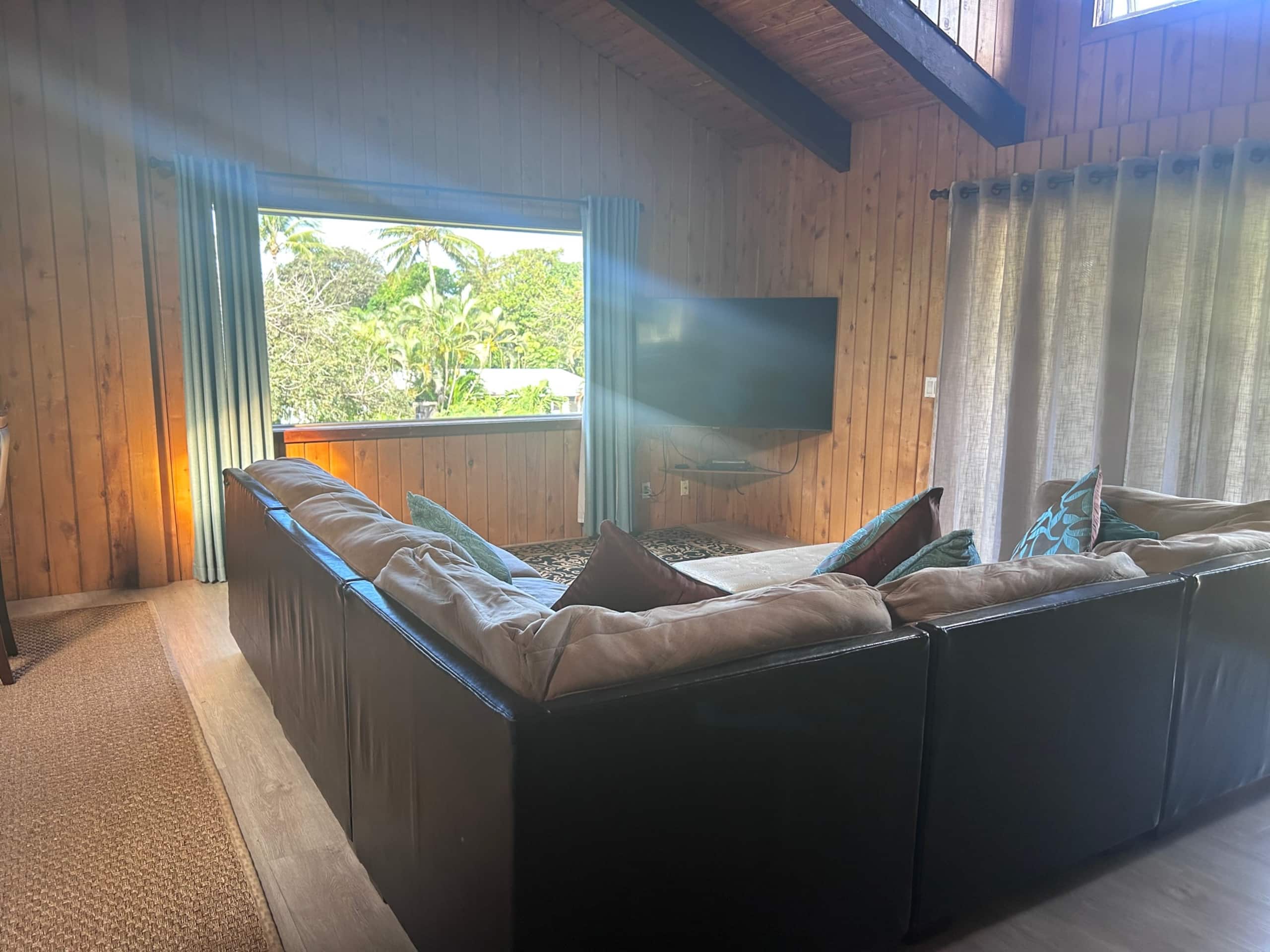 Home in Haleiwa · ★4.67 · 4 bedrooms · 5 beds · 2 private baths - Image 2