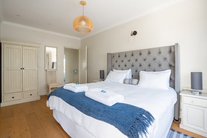 Deuxième chambre au premier niveau 