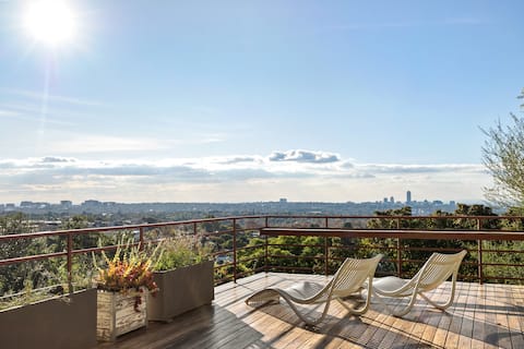 Luxury living, stellar views, total gem