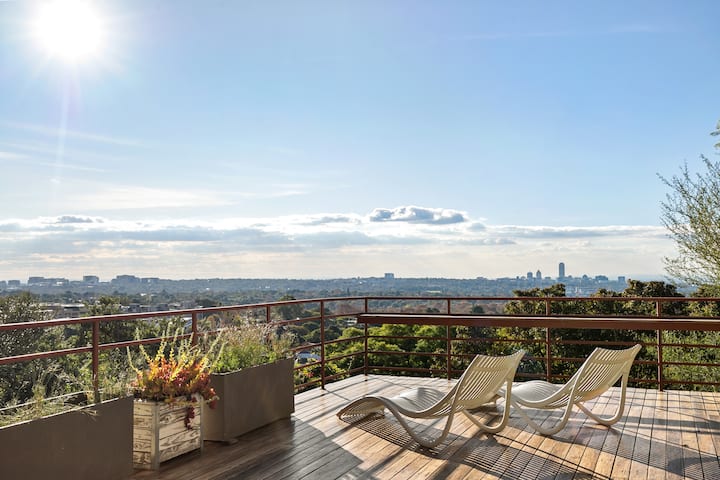 Luxury living, stellar views, total gem