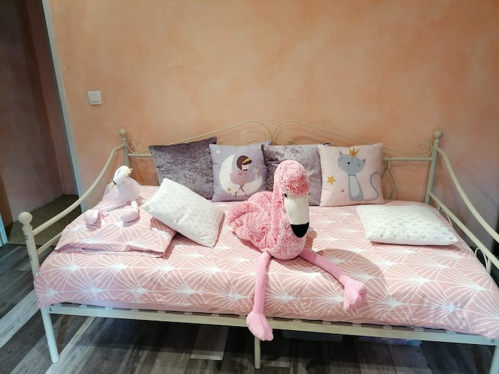 საძინებელი 1