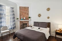 217 W 43rd - Traveler Room
