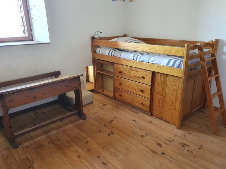 Საბავშვო საწოლი საძინებელი ანტრესოლით