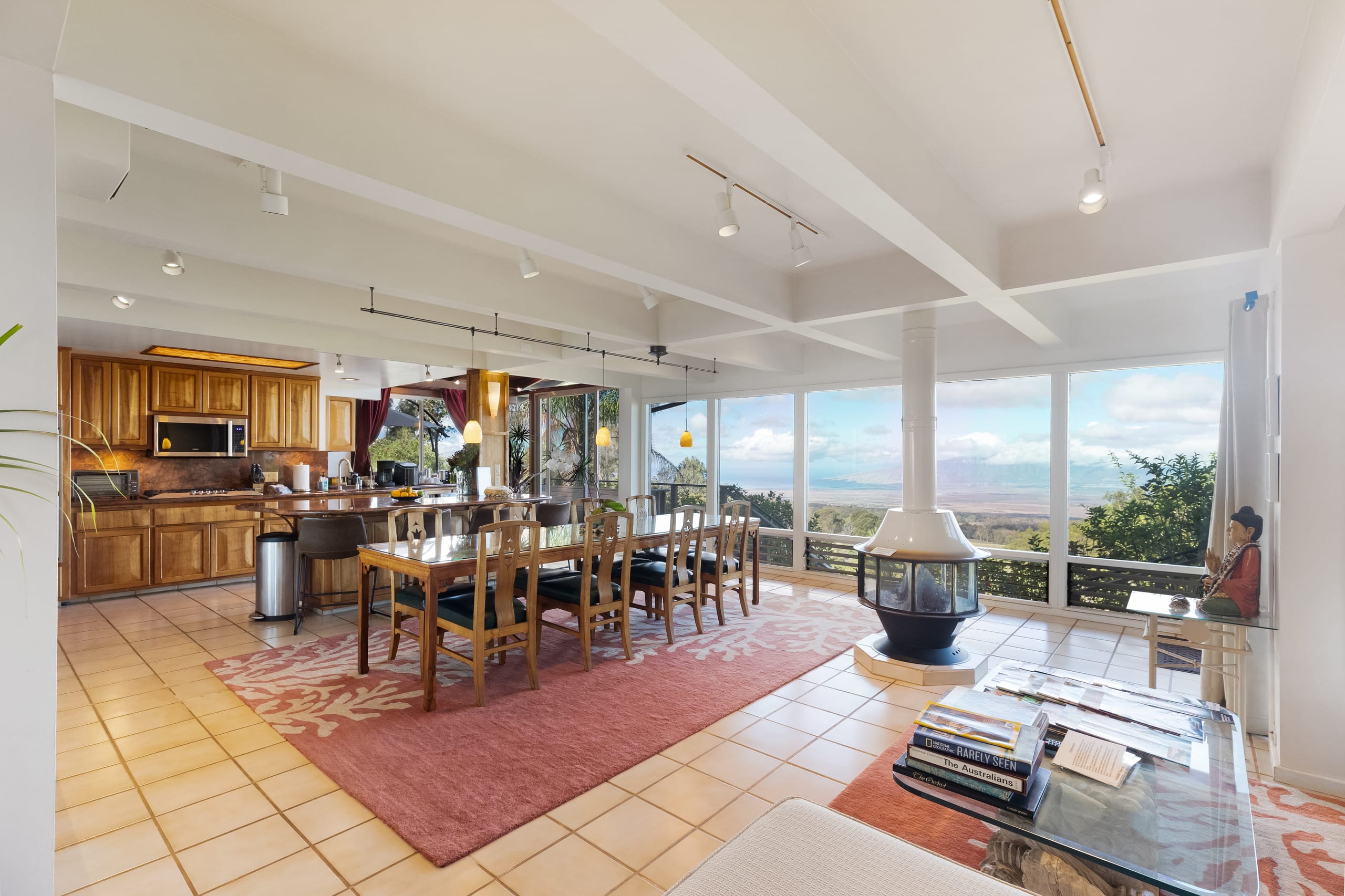 Home in Makawao · ★4.94 · 3 bedrooms · 3 beds · 2 baths - Photo 16