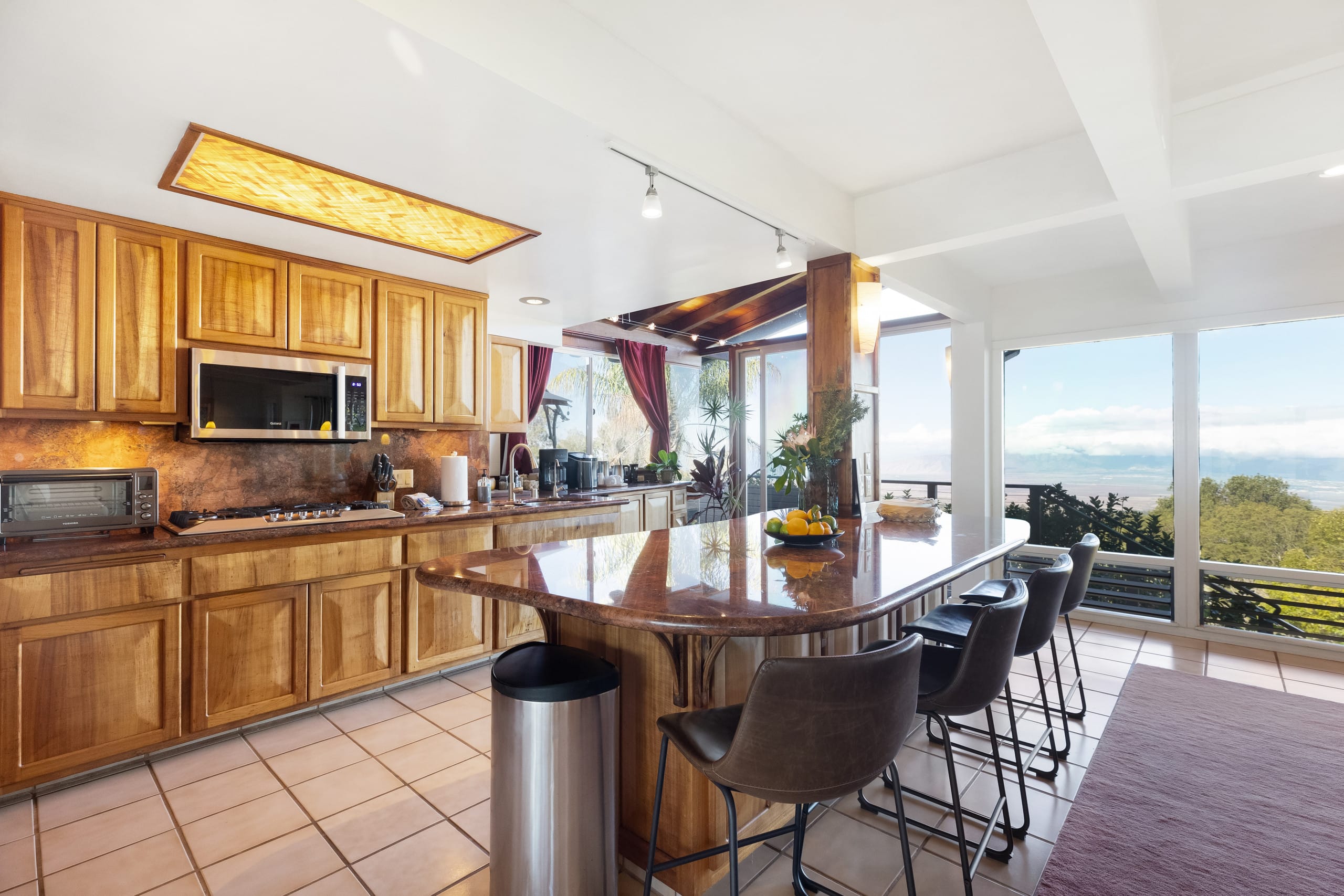 Home in Makawao · ★4.94 · 3 bedrooms · 3 beds · 2 baths - Photo 47