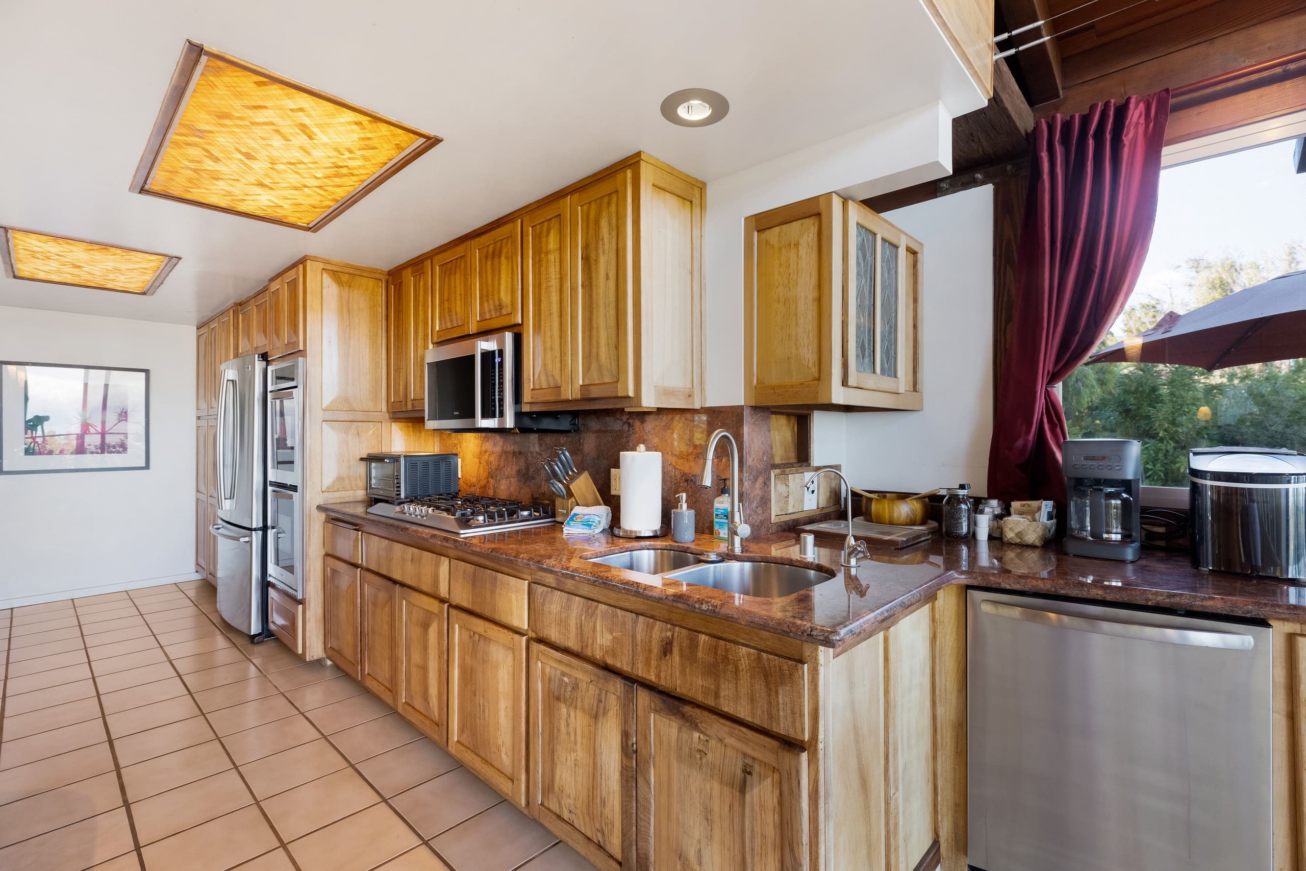 Home in Makawao · ★4.94 · 3 bedrooms · 3 beds · 2 baths - Photo 8