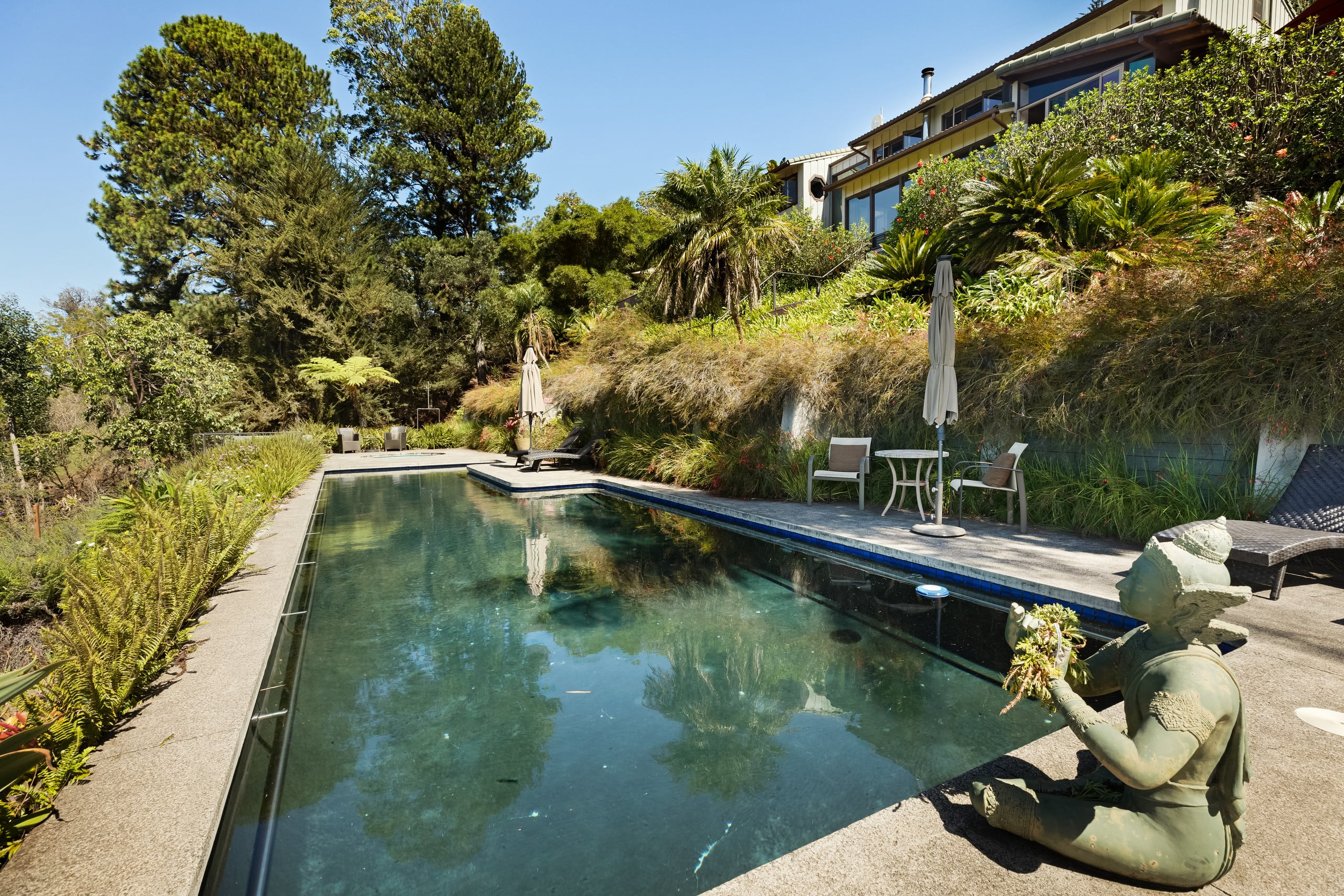 Home in Makawao · ★4.94 · 3 bedrooms · 3 beds · 2 baths - Photo 32