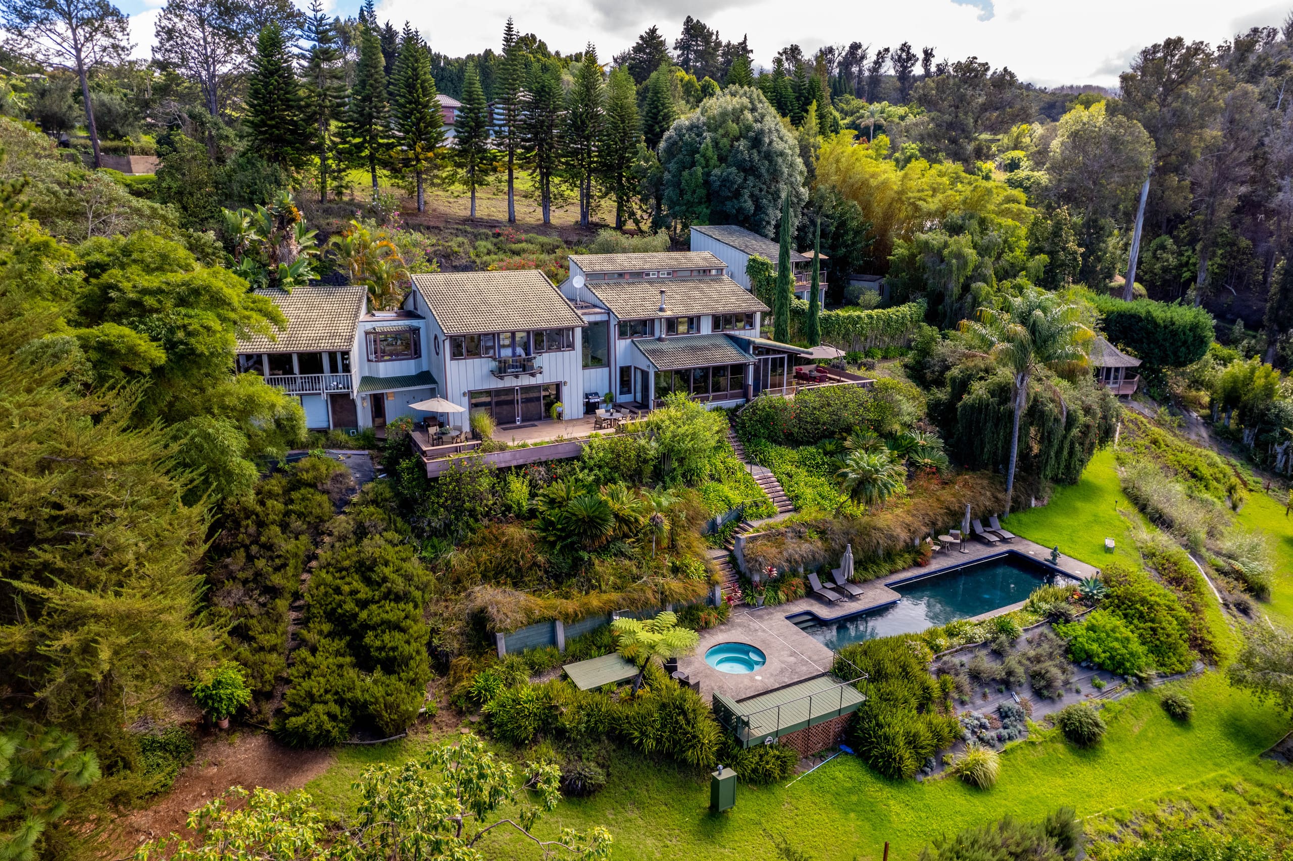 Home in Makawao · ★4.94 · 3 bedrooms · 3 beds · 2 baths - Photo 30