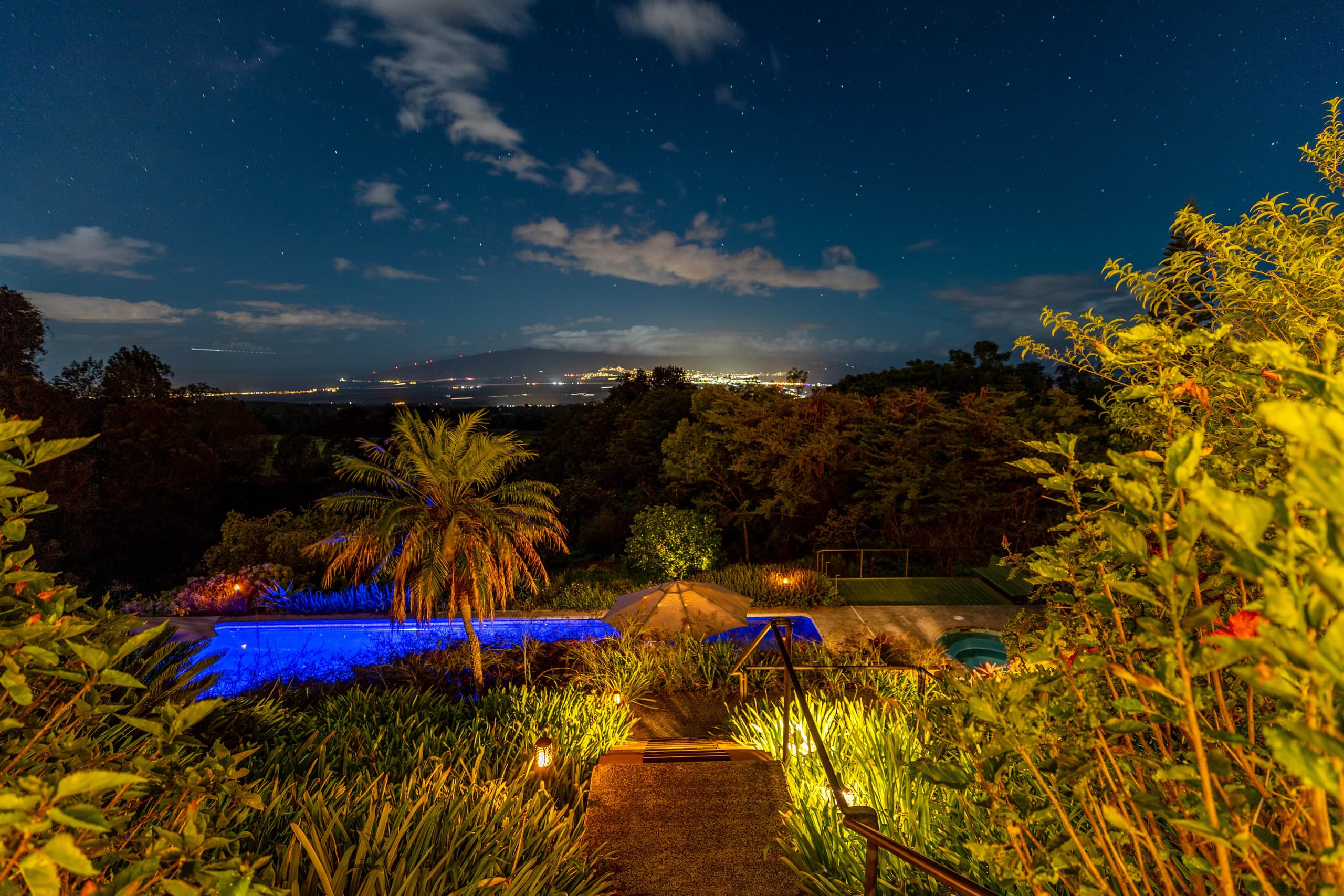 Home in Makawao · ★4.94 · 3 bedrooms · 3 beds · 2 baths - Photo 39