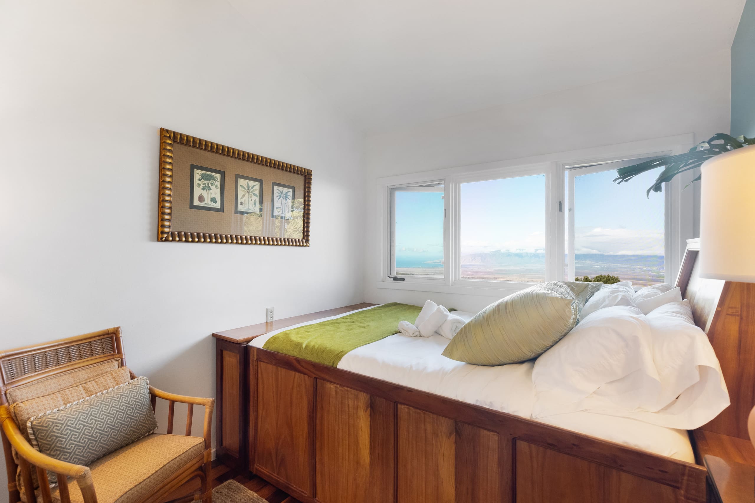 Home in Makawao · ★4.94 · 3 bedrooms · 3 beds · 2 baths - Photo 24