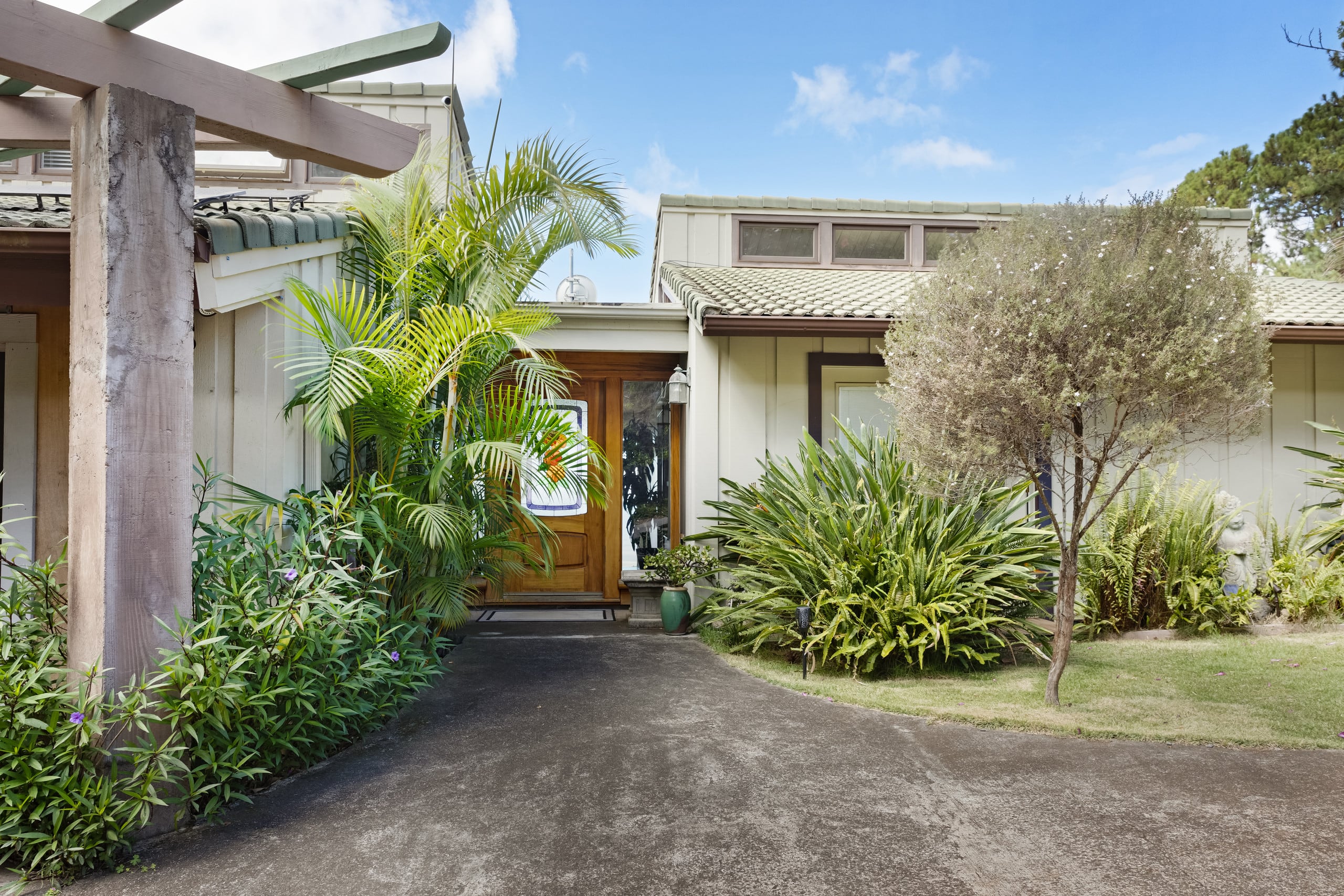 Home in Makawao · ★4.94 · 3 bedrooms · 3 beds · 2 baths - Photo 41