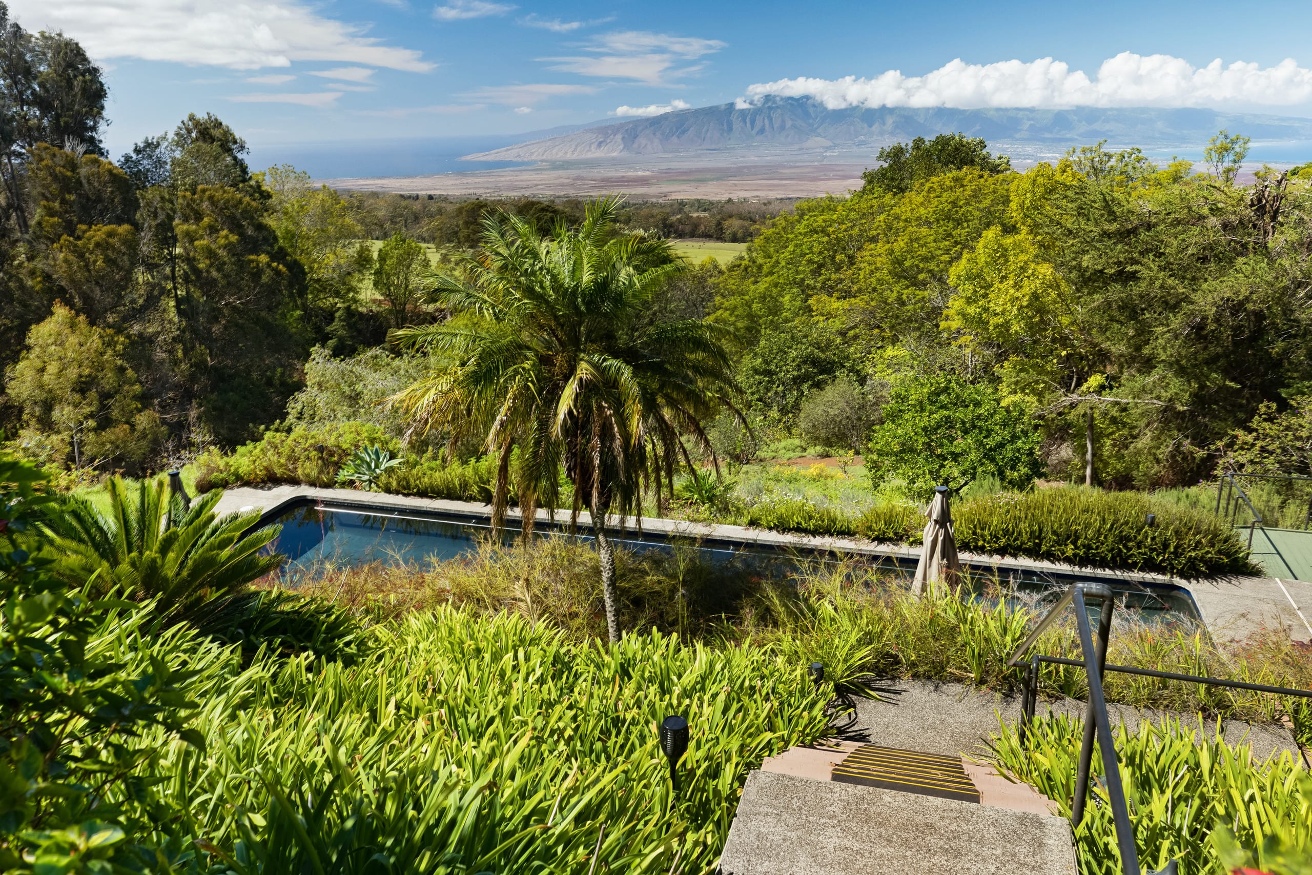 Home in Makawao · ★4.94 · 3 bedrooms · 3 beds · 2 baths - Photo 35