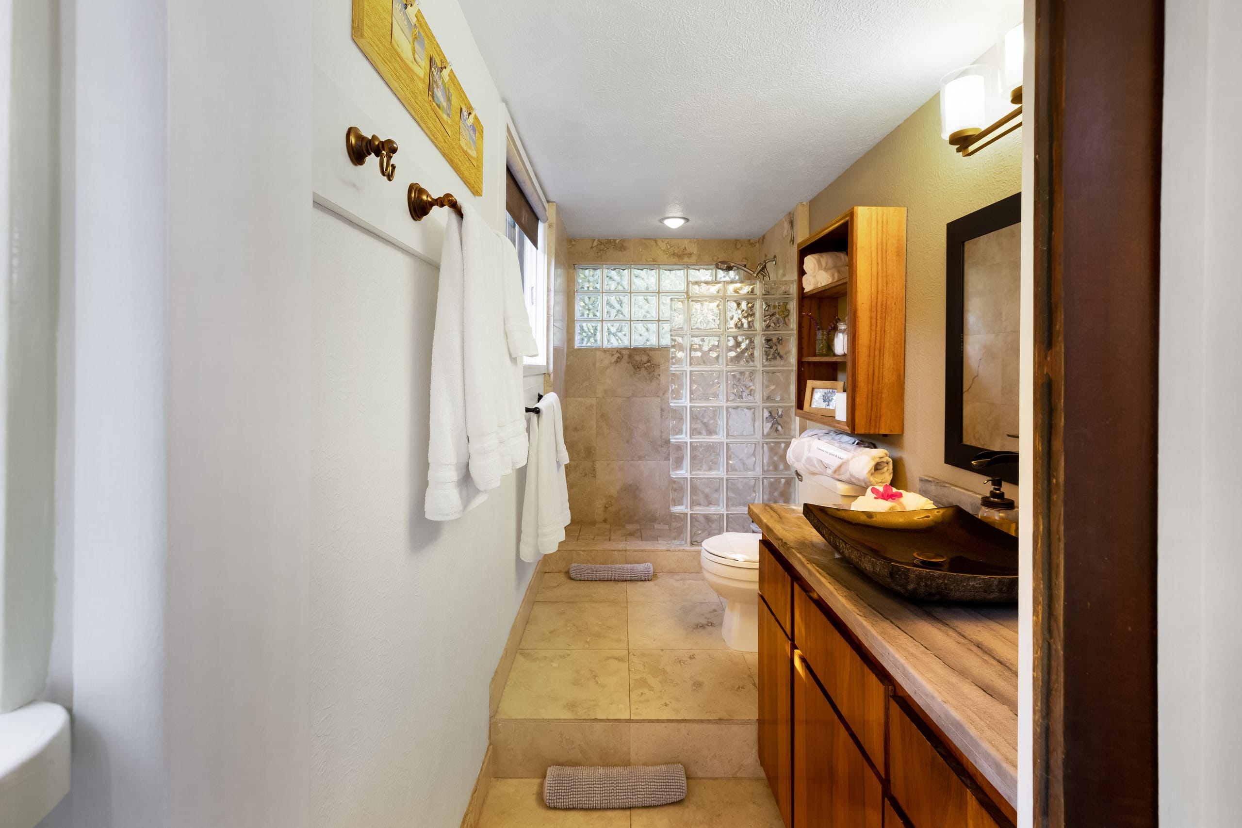Rustic Upcountry retreat  with breathtaking views! - Photo 15