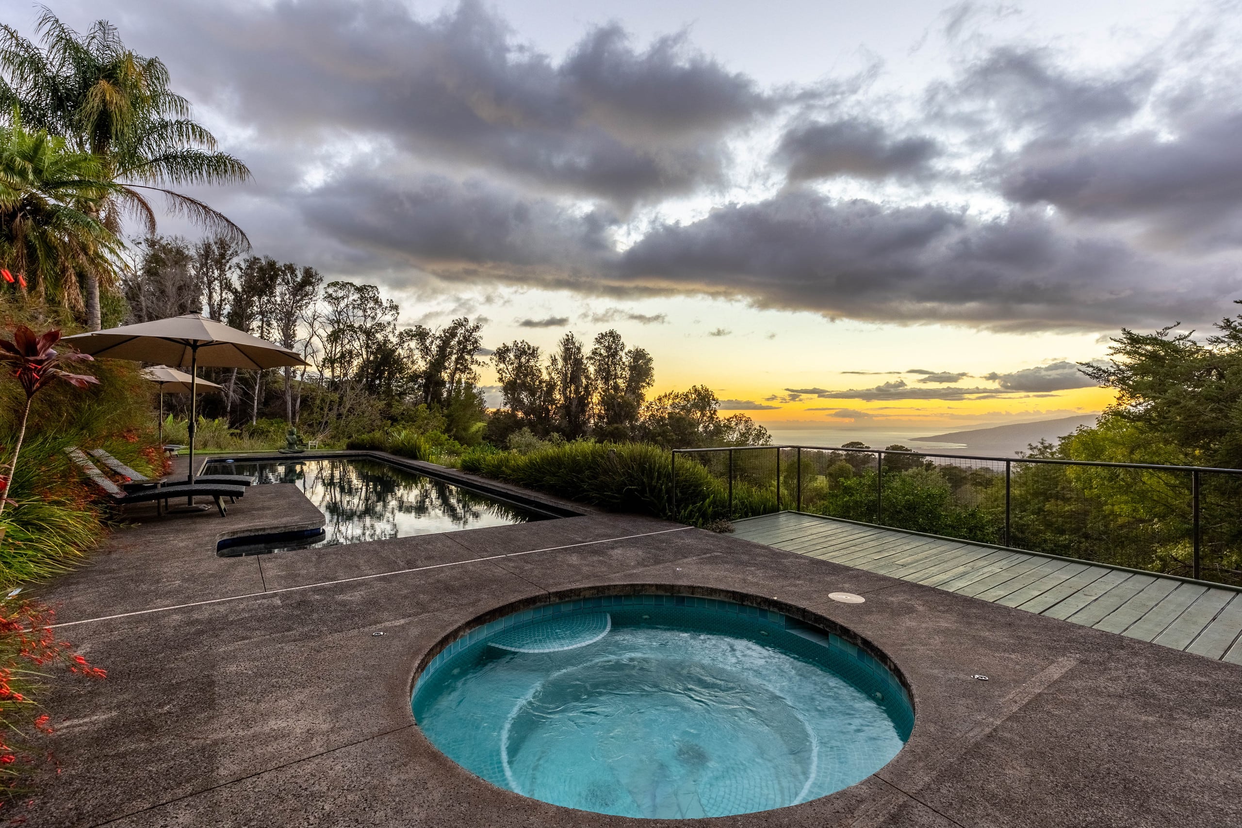 Rustic Upcountry retreat  with breathtaking views! - Photo 21