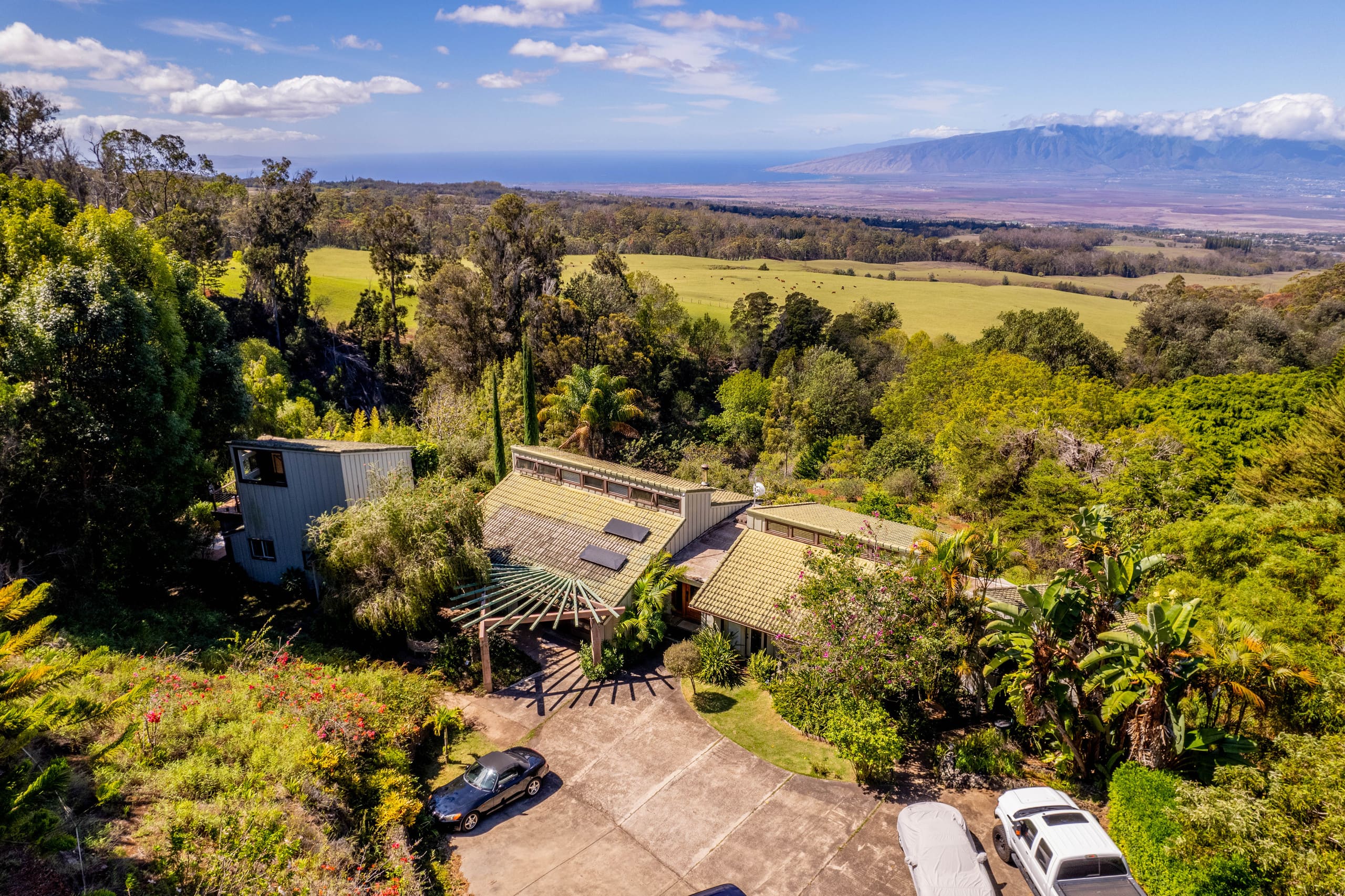 Rustic Upcountry retreat  with breathtaking views! - Photo 44