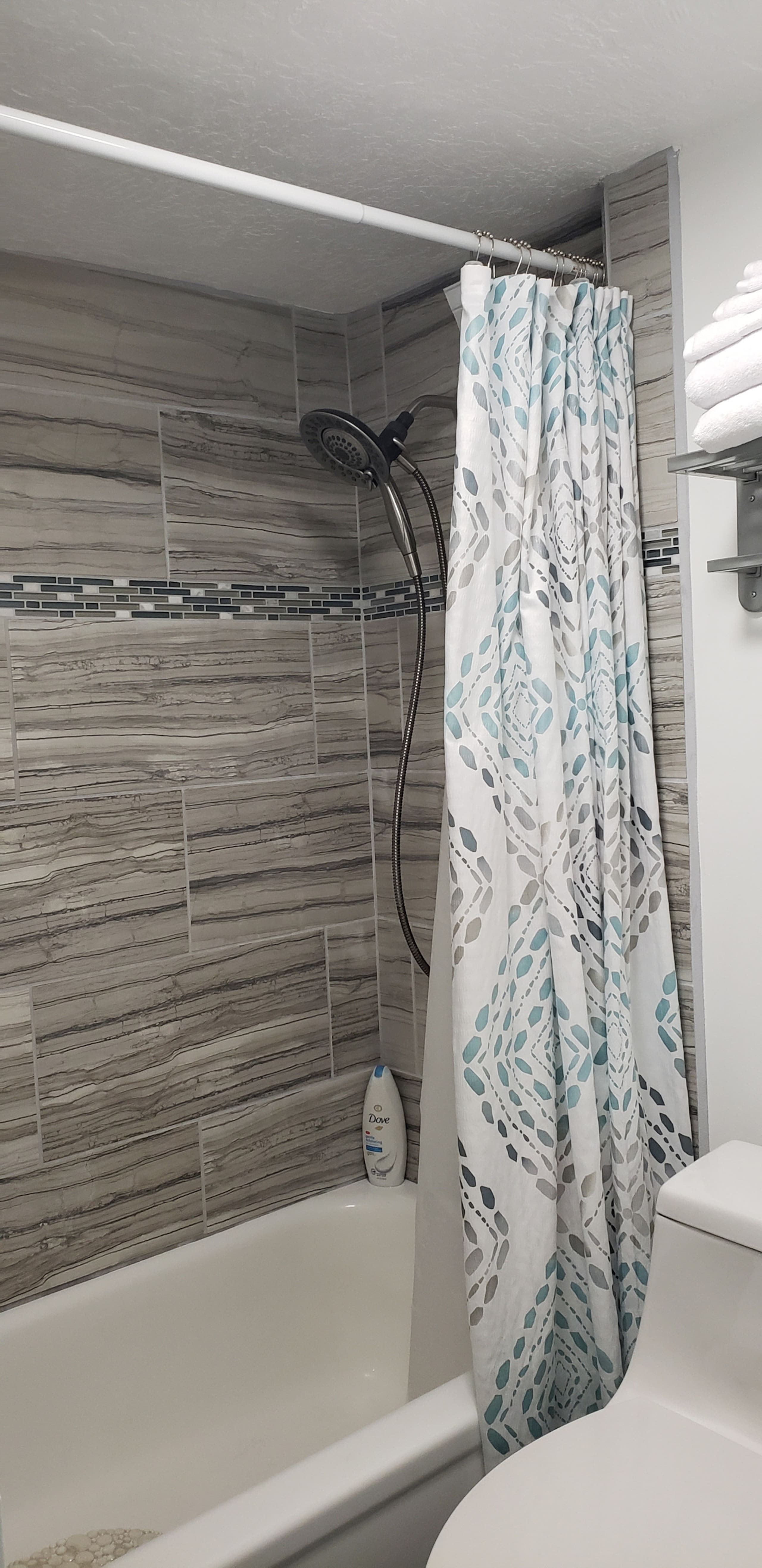 Condo in Honolulu · ★4.88 · Studio · 1 bed · 1 private bath - Image 8