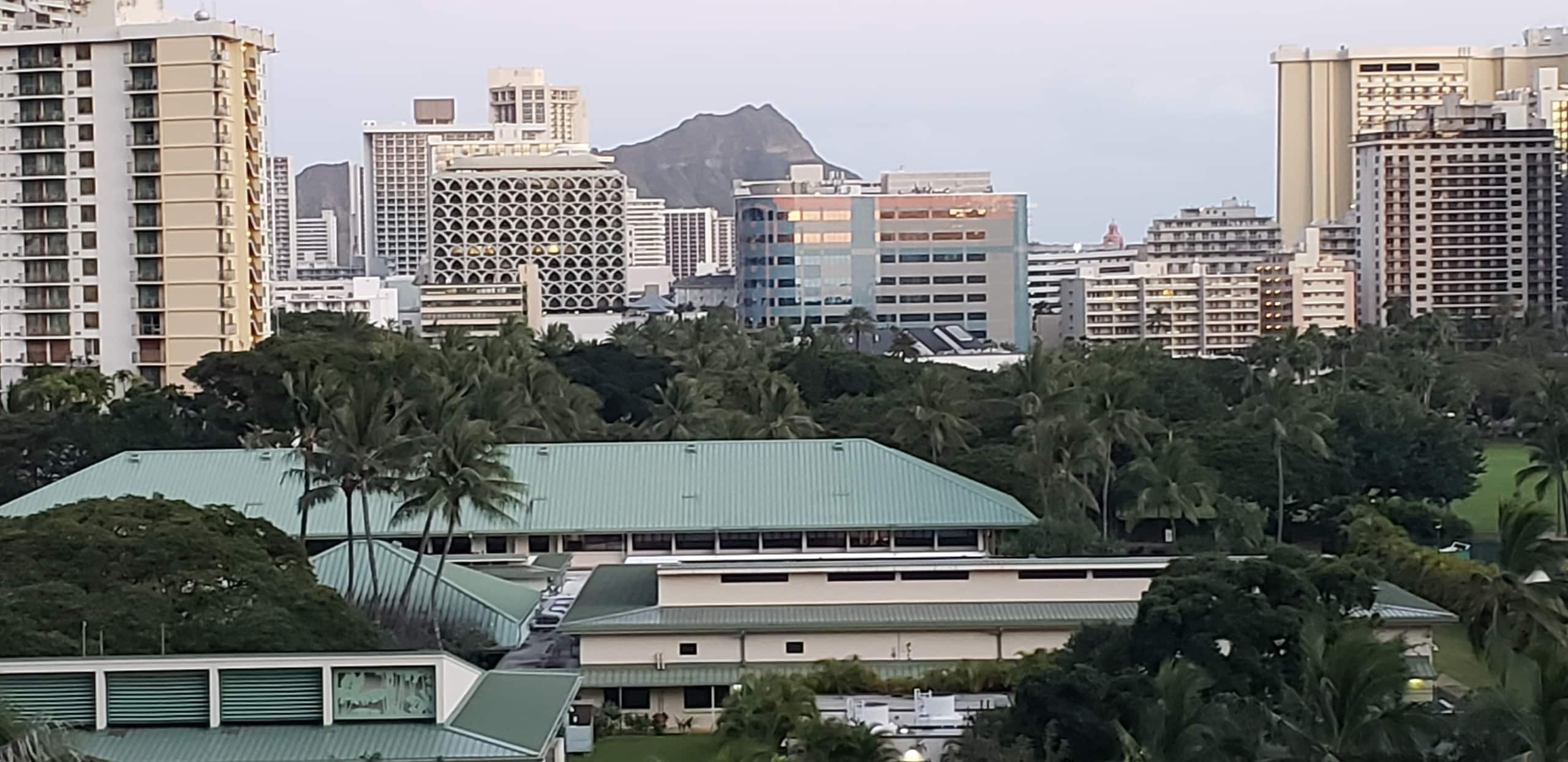 Condo in Honolulu · ★4.88 · Studio · 1 bed · 1 private bath - Image 18