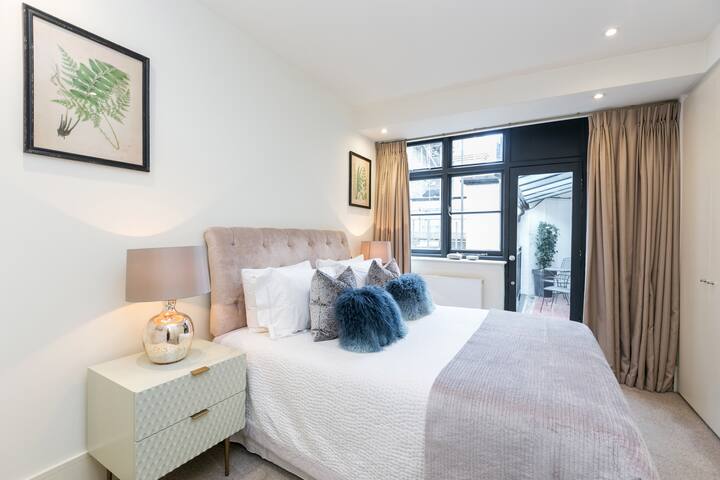 Modern Classic 2 Bedroom Apartment With Balcony gallery image 4