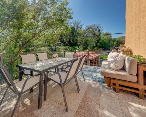 Family 2 BDR Apartment With BBQ and Garden View