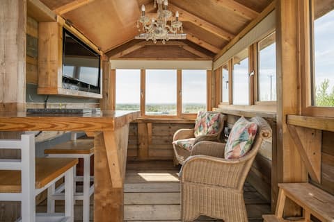 Popular Airbnb listing: Pancake Lodge - with hot tub and four poster in Maidstone