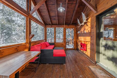 Petite Nation Chalet with River Beach