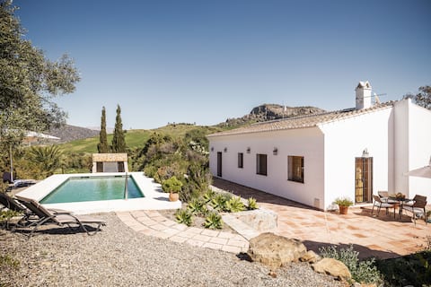 Casa Siri, beautiful cottage with pool in Malaga