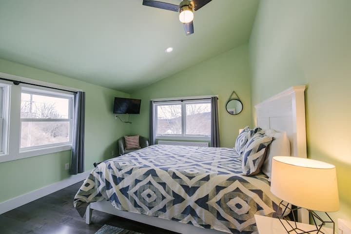 Chumba cha kulala cha malkia 2 Mlima unaoangalia