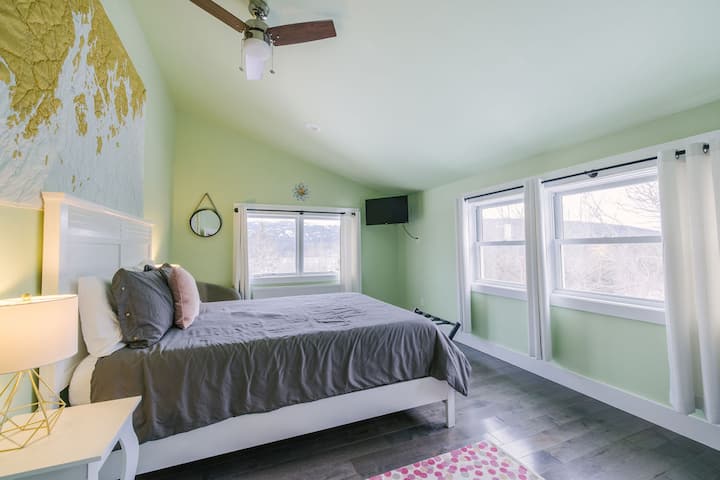 Mlima wa Chumba cha Kulala cha Malkia