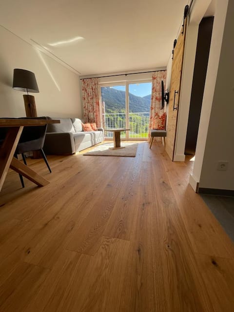 Beliebte Airbnb-Anzeige: Appartment Sonnenkopf - the room with a view in Dalaas