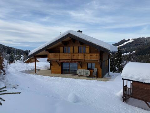Spacious chalet for families with beautifull view.