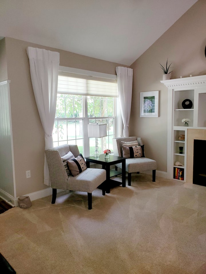 Saratoga Retreat W/ Heated Pool Near Track & Spac - Saratoga Springs, NY